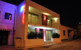 Gil's Hotel
